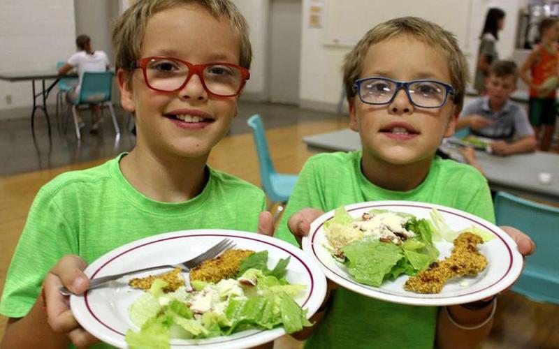 boys eating