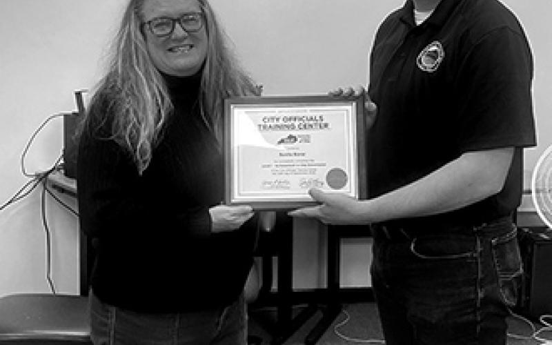Bonita Bonar receives Level 1 Certification