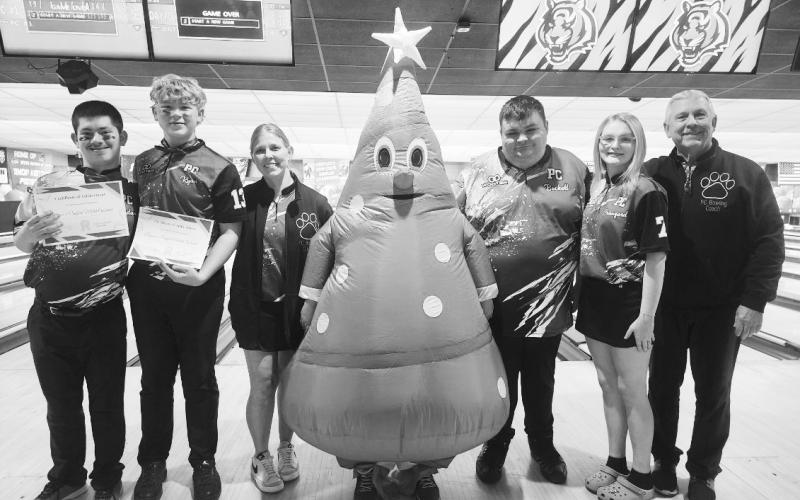 Pictured from left: Unified Team winners Jordan Ewers, Kyan Brewer, Coach Amber Brewer, Christmas Tree, Dylan Beckett, Maddie Crawford and Head Coach Ronnie Hutchison. Photo provided by Rhonda Hutchison.