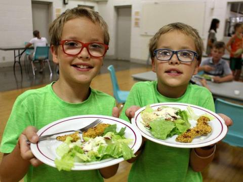 boys eating