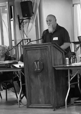 Rodney Hamilton delivers his acceptance speech into the Northern Ky Sports Hall of Fame on October 18th. Photo courtesy Micki Hamilton.