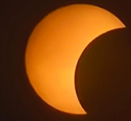Local safely captures photo of eclipse